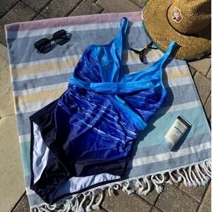 One Piece Swimsuit L Blue Ocean Ombre Crossover Front NWOT Adjustable Straps